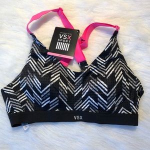 Victoria’s Secret VSX Sport Lightweight Sport Bra